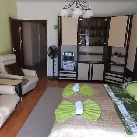 Haus Gizella Hotel Harkany Luaran gambar
